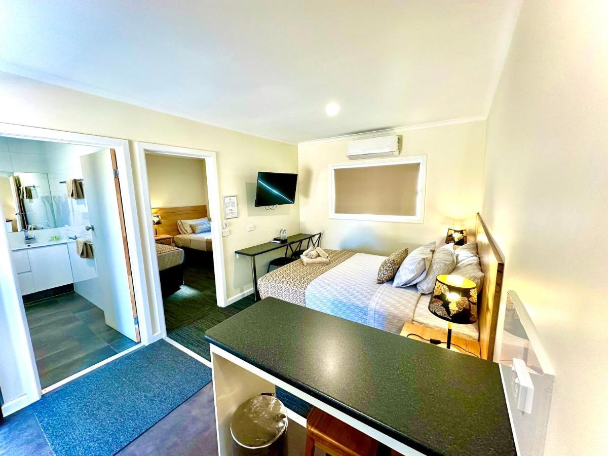 Auto Lodge Motor Inn Сеймур Экстерьер фото